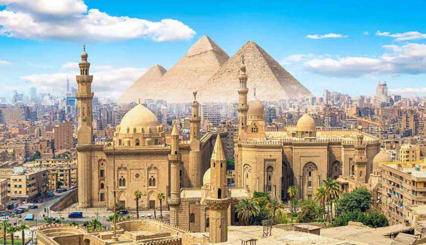 The Ultimate Foodie Guide: Top Restaurants and Street Eats in Cairo